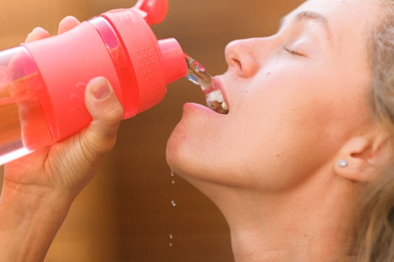 6 Benefits of Drinking Enough Water Every Day: How Proper Hydration Supports Your Body and Mind