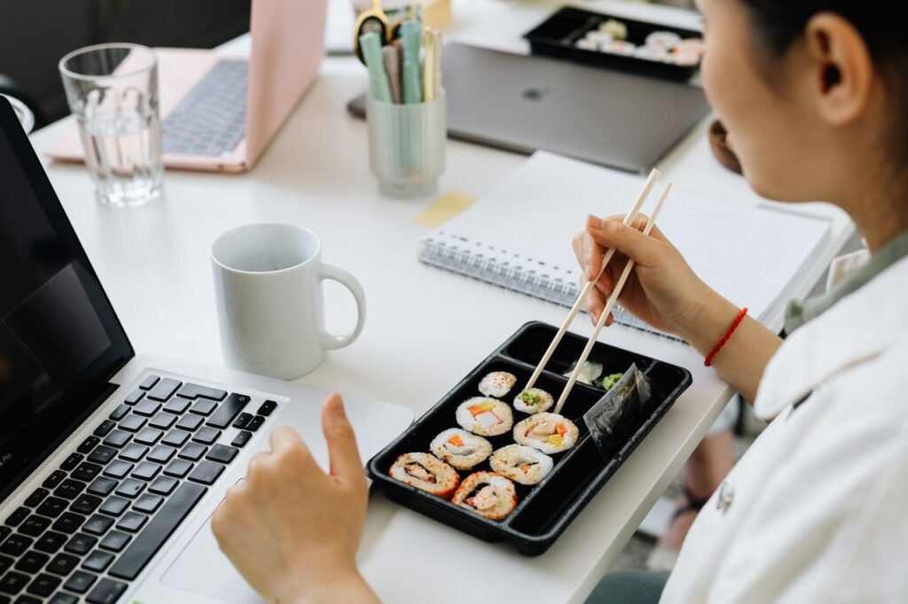 Make Healthy Eating Work on Busy Days and When Eating Out